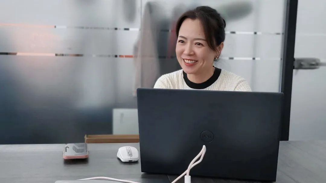 “金柚网旗下今元橙长总经理王薇”
